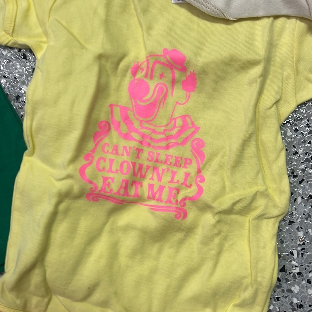 WHOLESALE!Mystery Onsie/T Shirt Assortment- 10 pieces - Picture 5 of 7